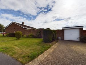 Detached garage- click for photo gallery